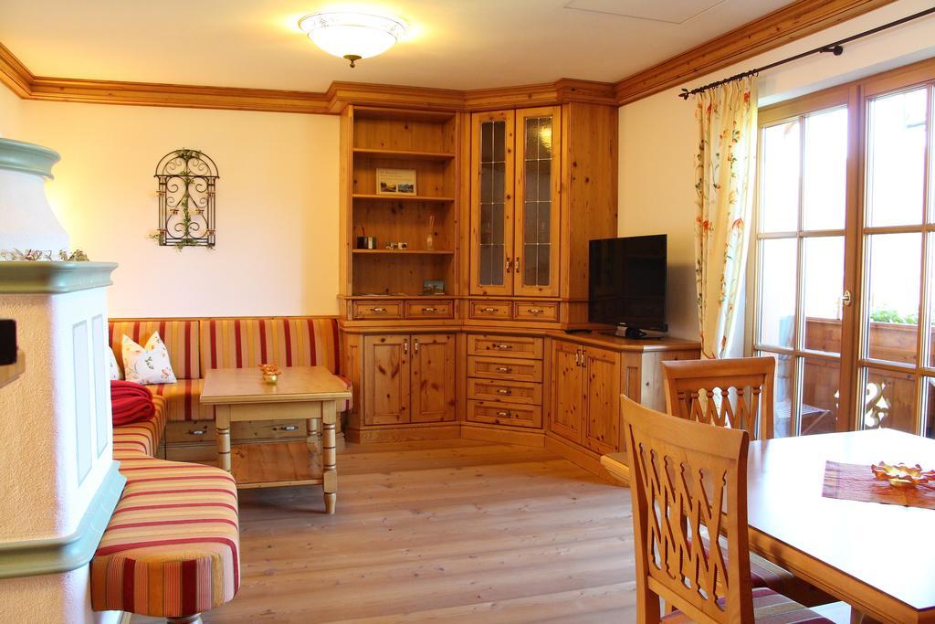 Ferienwohnung Schossleitner - Der Wohlfuehl-Ansitz Am Wolfgangsee Mit Weitblick Sankt Gilgen Δωμάτιο φωτογραφία